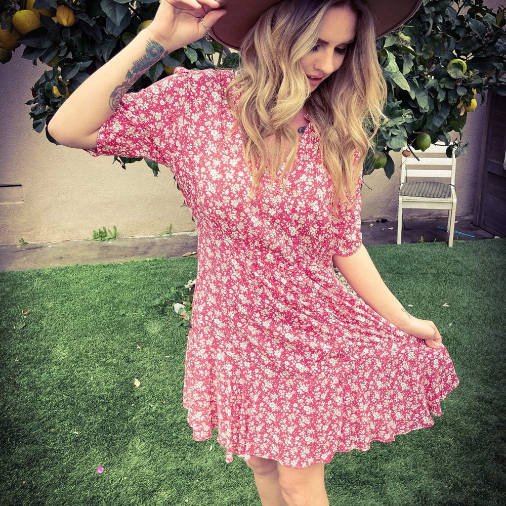 Pretty in pink floral print dress ✨